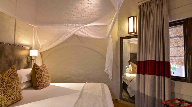 Hotel Victoria Falls Safari Suites