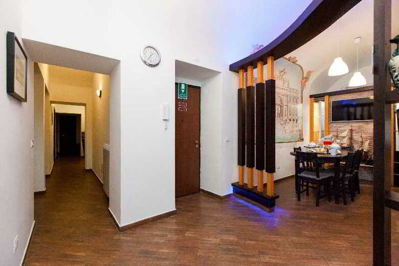 Hostal Romangelo II Hostel