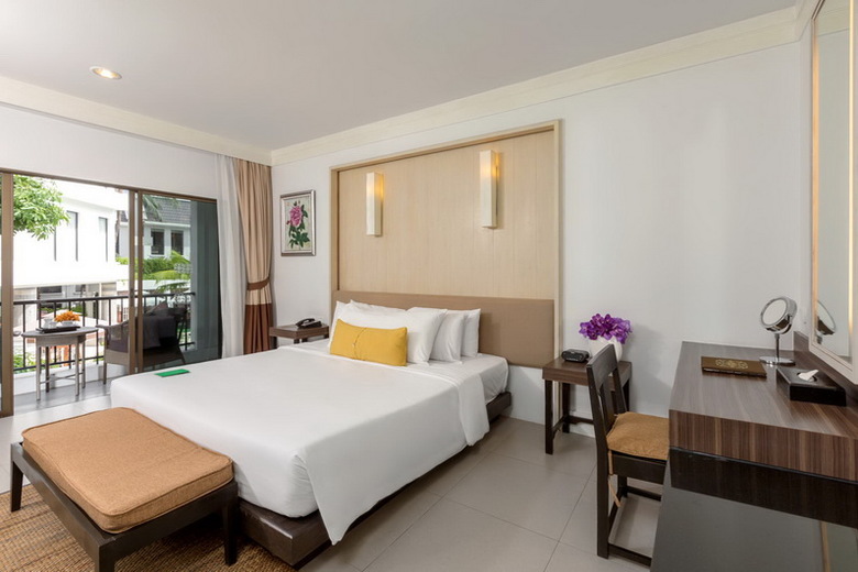 Hotel Sawaddi Patong Resort & Spa