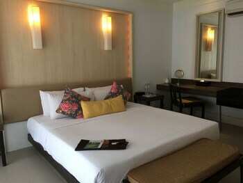 Hotel Sawaddi Patong Resort & Spa