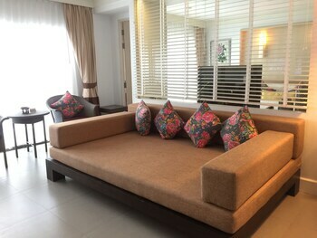 Hotel Sawaddi Patong Resort & Spa