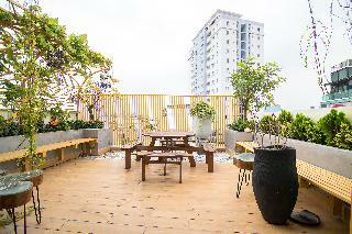 Hotel Reddoorz Plus Near Saigon Train Station