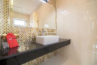 Hotel Reddoorz Plus Near Lotte Mart Cong Hoa