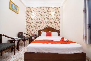 Hotel Reddoorz Plus Near Nowzone Plaza