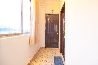 Hotel Reddoorz Plus Near Nowzone Plaza
