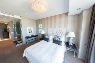 Hotel The Residences At Crystal Towers