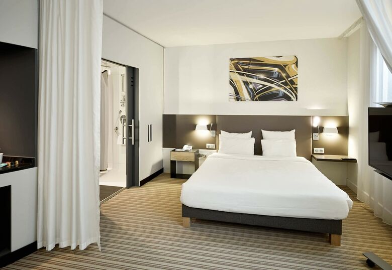 B&B Hotel V�lizy Est