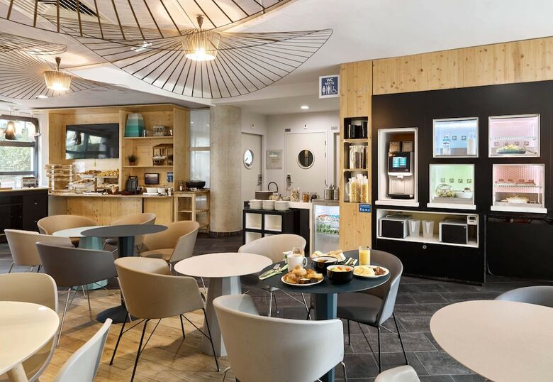 B&B Hotel V�lizy Est