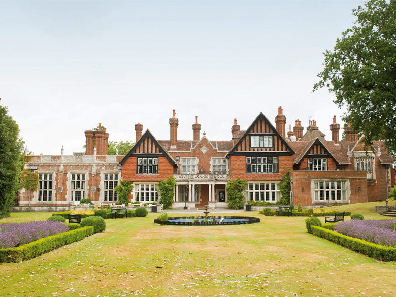 Macdonald Elmers Court Hotel & Resort