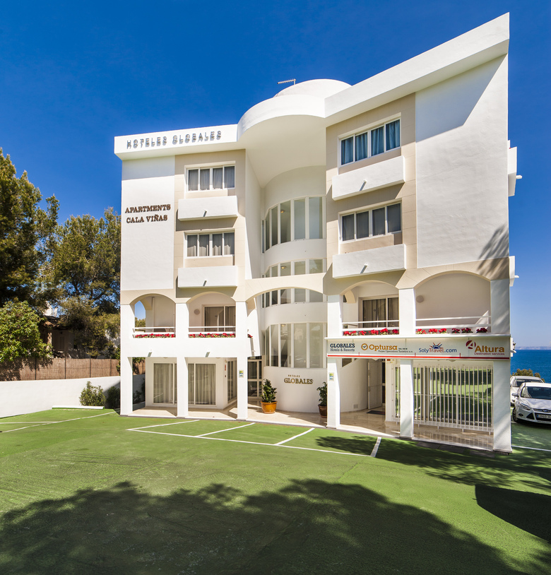Globales Apartamentos Cala Vi�as Only Adults +16