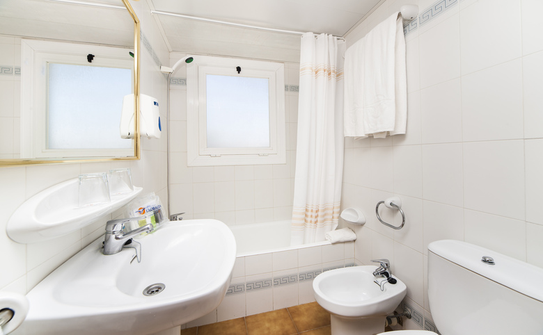 Globales Apartamentos Cala Vi�as Only Adults +16
