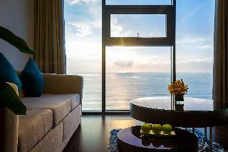 Maximilan Danang Beach Hotel