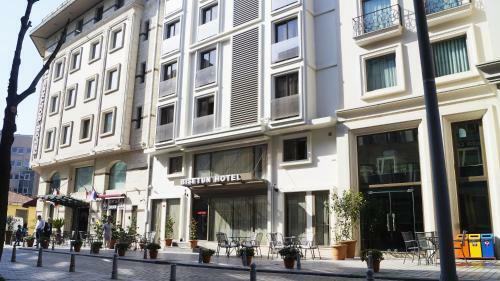 Apartamentos Bisetun Hotel