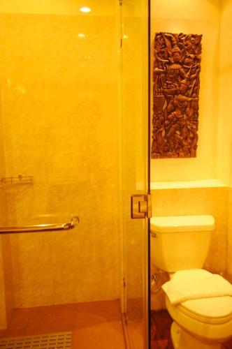 Hotel Ruenkanok Thaihouse Resort