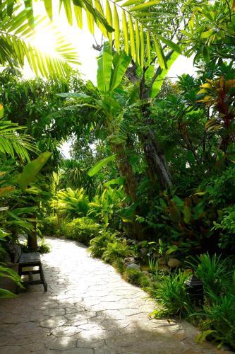 Hotel Ruenkanok Thaihouse Resort