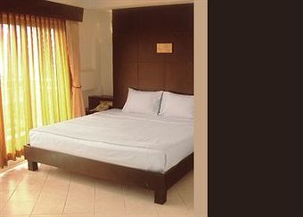 Hotel Royal Express Hua Hin By Compass Hospitality