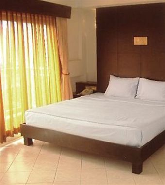 Hotel Royal Express Hua Hin By Compass Hospitality