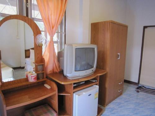 Adam Bungalow