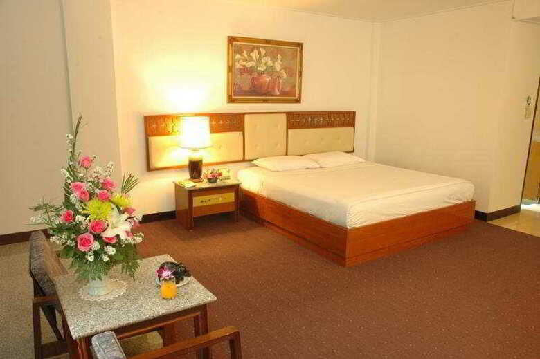 Viang Tak Riverside Hotel