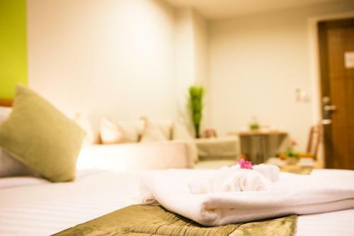 Crystal Jade Hotel And Service Apartment