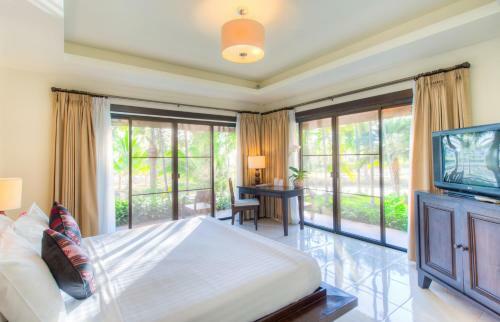Hotel Horizon Village & Resort