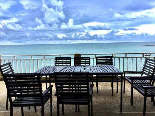 Hotel Royal Phala Cliff Beach Resort & Spa