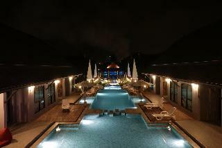 Hotel The Scene Cliff View Villas
