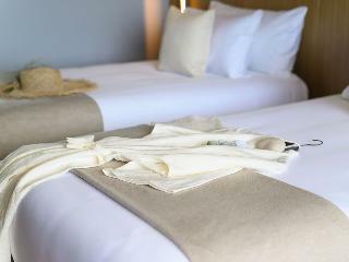 Hotel Wyndham Nai Harn Beach Phuket