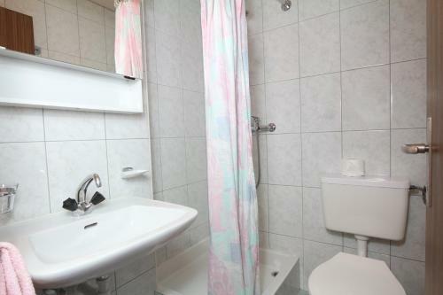 Hostal Hotel Garni Domino