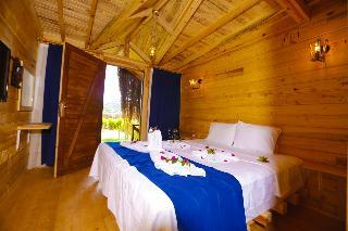 Hotel Green Pine Beach & Bungalows Luxury Concept