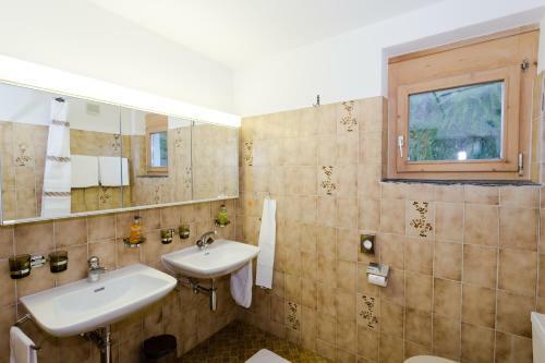 Hostal Hotel Pension S�som Surlej