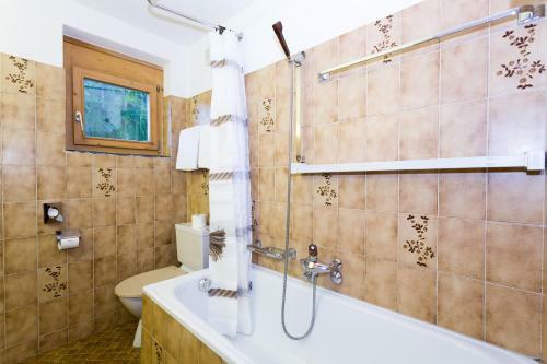 Hostal Hotel Pension S�som Surlej