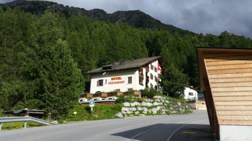 Hostal Hotel Pension S�som Surlej
