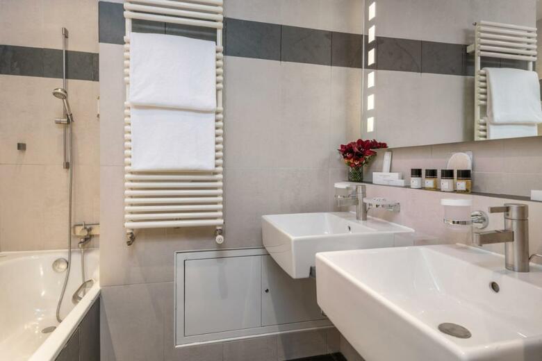 Hotel Parc Des Eaux Vives