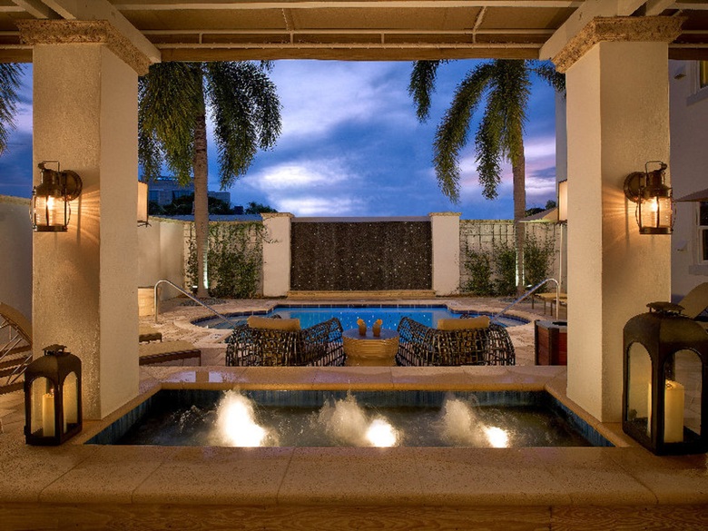Blue Moon Hotel, Autograph Collection