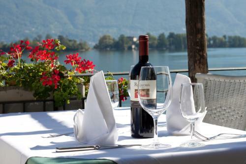 Hotel Ristorante Posta Al Lago