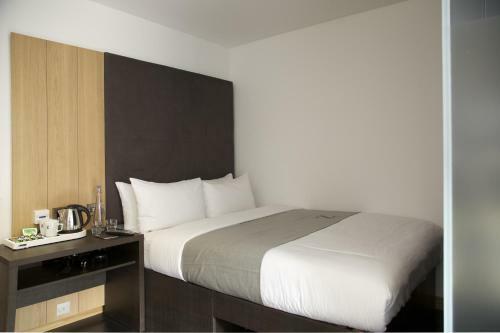 The Z Hotel City