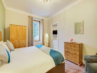 Oyo Eastbank Hotel