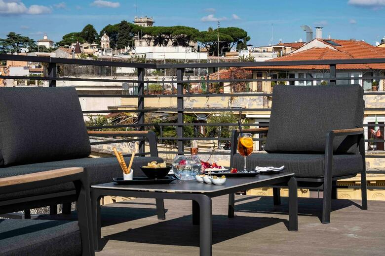 U-visionary Roma Hotel