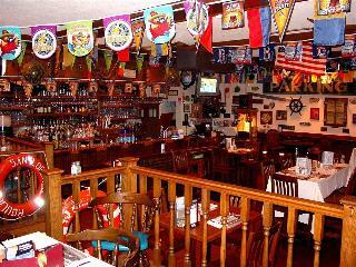 Hotel Lamie's Inn & Old Salt Restaurant