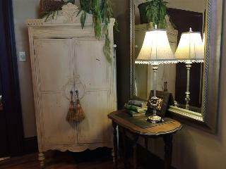 Hotel Lyons' Twin Mansions B&B And Spa