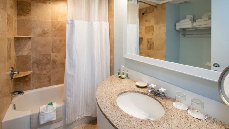 Hotel Tradewinds Island Grand Resort