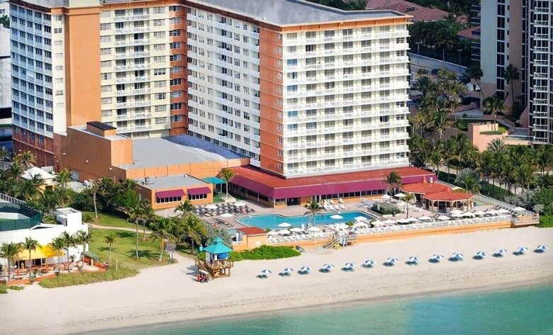 Hotel Ramada Plaza Marco Polo Beach Resort
