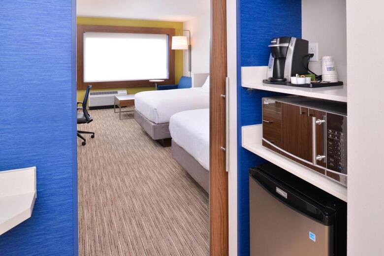 Hotel Holiday Inn Express And Suites Madison