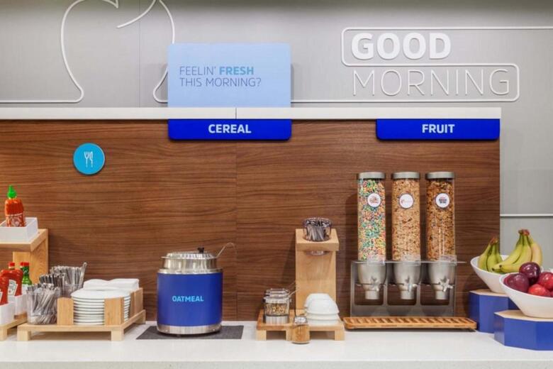 Hotel Holiday Inn Express And Suites Madison