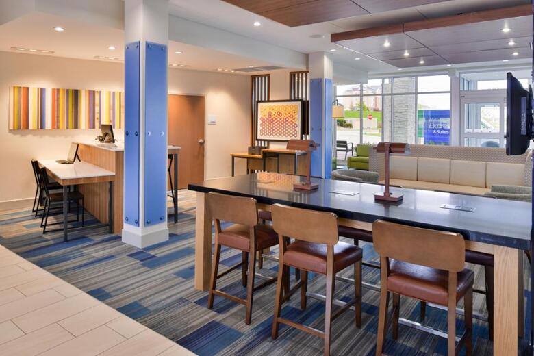 Hotel Holiday Inn Express And Suites Madison