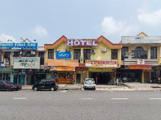 Oyo 44072 Mines Cempaka Hotel