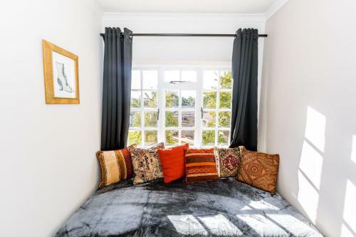 Hostal Le Petit Chateau Guest House