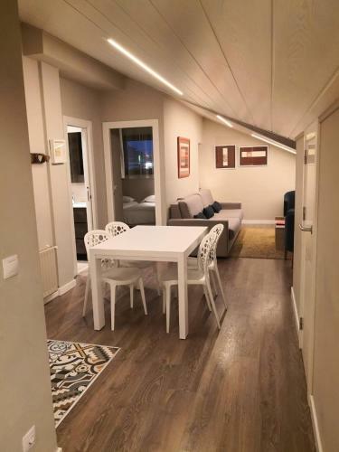 Apartamento Renttarter Atic de Luxe 8pax