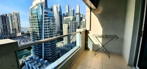 2 Bedroom Apartment In Marina Diamond 4